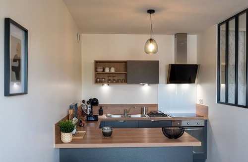 Brive-la-Gaillarde Apartment | Apartment Bright Garage Terrace