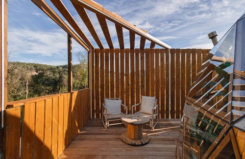 Canyelles Apartment | Apartment 'Bubble Suites' with Mountain View, Wi-Fi and Air Conditioning