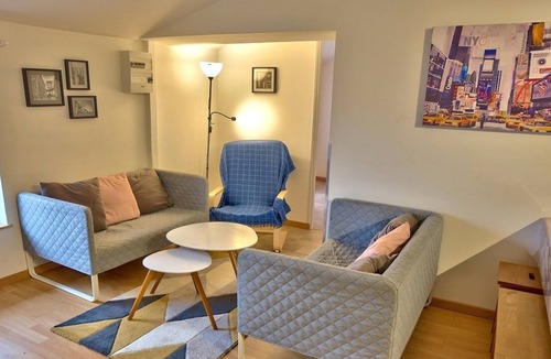 Bonsecours Apartment | Apartment-Budget-Ensuite with Shower-Woodland view