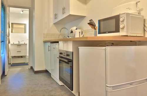 Bonsecours Apartment | Apartment-Budget-Ensuite with Shower-Woodland view