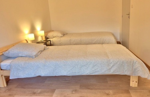 Bonsecours Apartment | Apartment-Budget-Ensuite with Shower-Woodland view