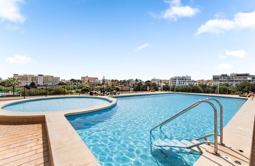 La Zenia Apartment | Apartment 'Buen Ambiente' with Shared Pool, Shared Garden and Wi-Fi