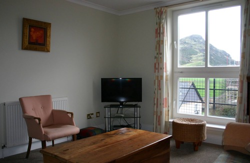 Gifford Apartment | Apartment by Holyrood with splendid views