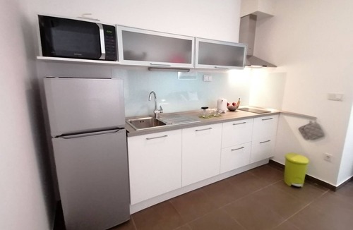 Bilice Apartment | Apartment by the Beach in Dalmatia