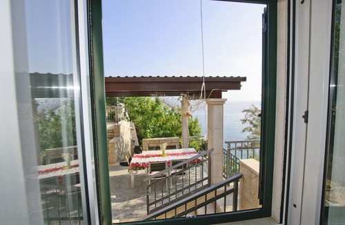 Donje Selo Apartment | Apartment By the sea (45081-A1) - Donja Krušica