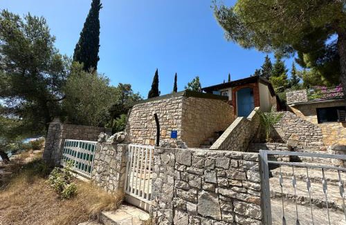 Cove Osibova (Milna) Apartment | Apartment By the Sea
