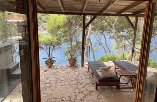 Zirje Apartment | Apartment by the sea Žirje with private heated hydromassage pool