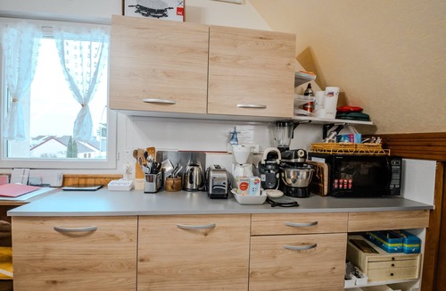 Courseulles-sur-Mer Apartment | Apartment 'Courseulles Comme À La Maison' with Private Terrace and Wi-Fi