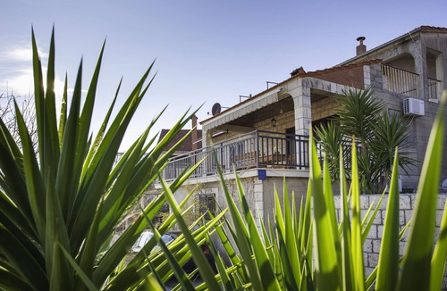 Brna Apartment | Apartment Colorful (100611-A1) - Brna - island Korcula