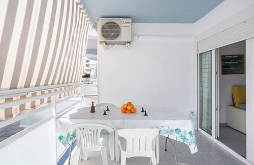 Daimuz Apartment | Apartment 'Ca Llaurí' with Sea View, Wi-Fi and Air Conditioning