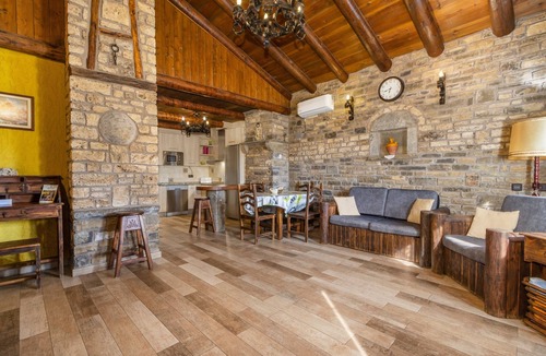 Borrastre House | Apartment 'Cabaña Vegara' with Mountain View, Private Terrace and Wi-Fi
