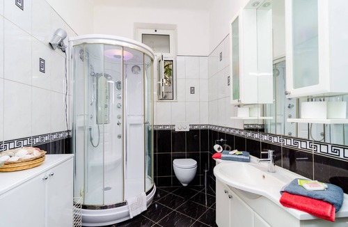 Gruz Apartment | Apartment Caceris