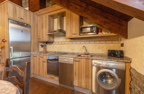 Borrastre House | Apartment 'Cambolino' with Mountain View, Private Terrace and Wi-Fi