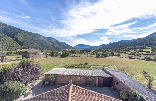 Borrastre House | Apartment 'Cambolino' with Mountain View, Private Terrace and Wi-Fi