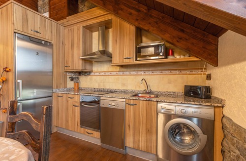Borrastre House | Apartment 'Cambolino' with Mountain View, Private Terrace and Wi-Fi