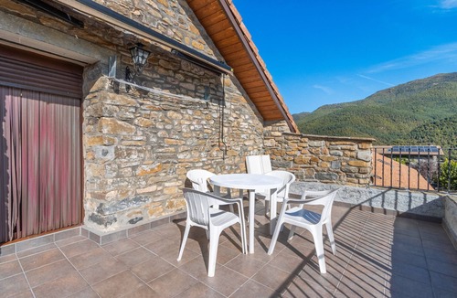 Borrastre House | Apartment 'Cambolino' with Mountain View, Private Terrace and Wi-Fi