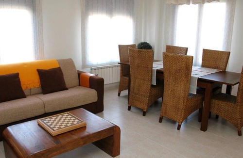 Cardenajimeno Apartment | Apartment 'Caradenia' with Mountain View and Private Garden