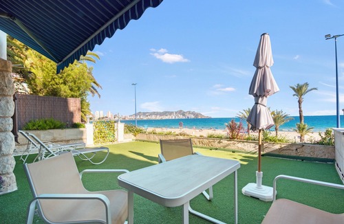 Cala Apartment | Apartment 'Casa Blanca' with Sea Views and Wi-Fi