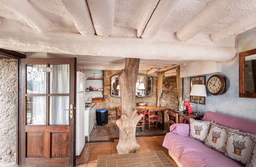Castelltercol Apartment | Apartment 'Casa Cueva De Piedra' with Mountain View, Shared Pool and Wi-Fi