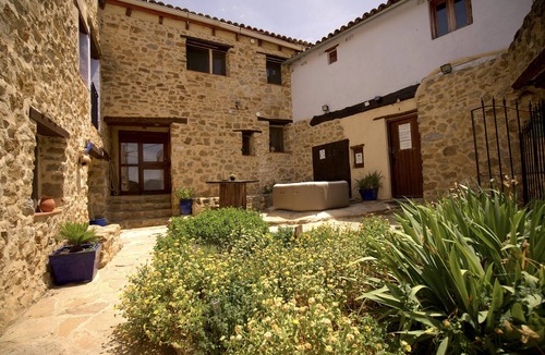La Cuevarruz Apartment | Apartment "Casa de los Sueños - Ratoli" with Shared Terrace & Wi-Fi