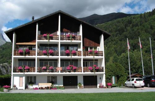 Reckingen Apartment | Apartment Casa Yolanda 1- OG Süd by Interhome