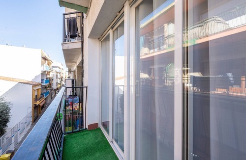 Calafell Apartment | Apartment 'Center Beach Calafell' with Balcony, Wi-Fi and Air Conditioning