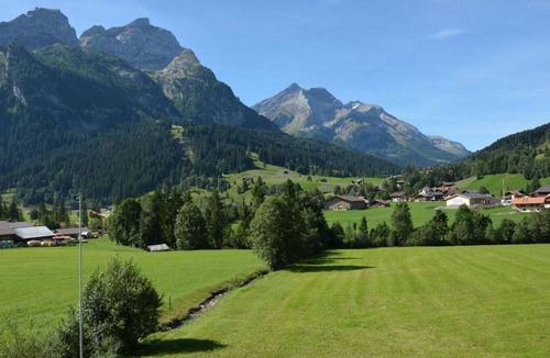 Gsteig Apartment | Apartment ∙ 3 bedrooms ∙ 5 guests