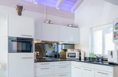 Hilterfingen Apartment | Apartment Philuma in Hilterfingen-Hünibach - 4 persons, 2 bedrooms