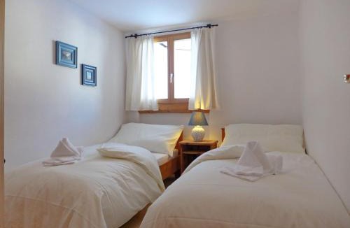 Celerina-Schlarigna Apartment | Apartment Chesa Fuolla Verda A8 by Interhome