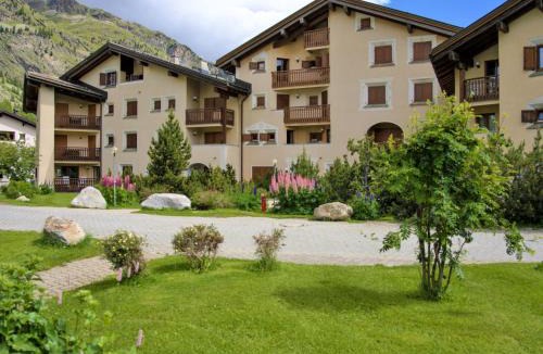 Sils-Maria Apartment | Apartment Chesa Polaschin B - B10 - Sils by Interhome