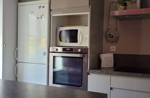 Sequedin Apartment | Apartment 'Chez Madame De Souter' with Private Terrace, Wi-Fi and Air Conditioning