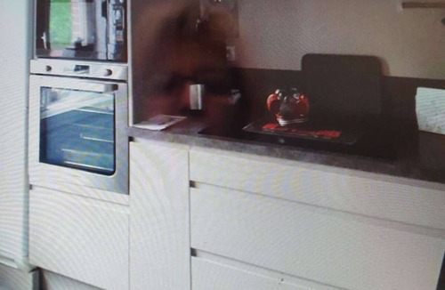 Sequedin Apartment | Apartment 'Chez Madame De Souter' with Private Terrace, Wi-Fi and Air Conditioning