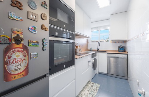 Moncofar Apartment | Apartment 'Chillout I'akevan' with Sea View, Shared Pool and Wi-Fi