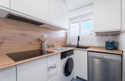 Moncofar Apartment | Apartment 'Chillout I'akevan' with Sea View, Shared Pool and Wi-Fi