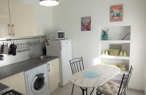 Solaro Apartment | APARTMENT CHIOLA RDC - BEACH ON FOOT- SOLARO