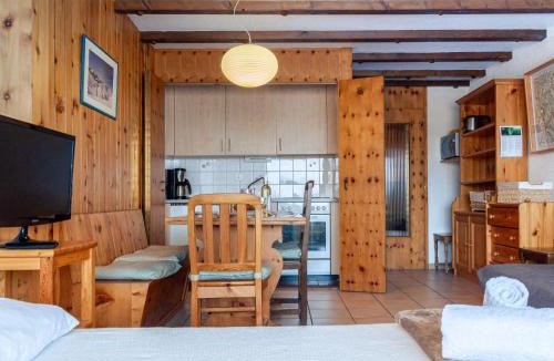 Saint-Pierre-de-Clages Apartment | Apartment Christiania 1 P3 by Interhome