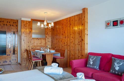 Saint-Pierre-de-Clages Apartment | Apartment Christiania 2 L1 by Interhome