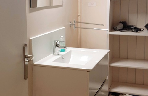 Caen City Centre Apartment | Apartment close to train station, port, restaurants and town center