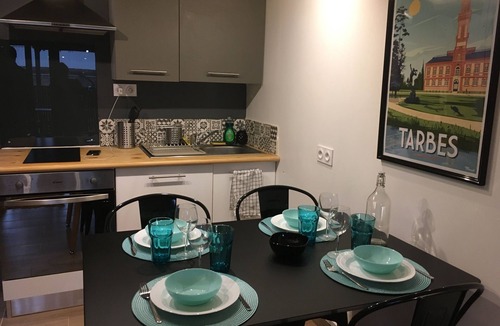 Tarbes Apartment | Apartment-Club-Whirlpool bath-Terrace