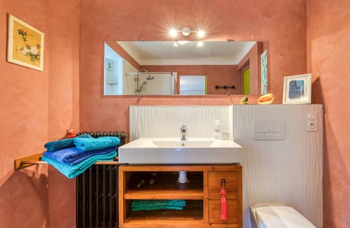 Castelnau-le-Lez Apartment | Apartment 'Cocooning À Montpellier, Pour 2' with Shared Garden and Wi-Fi