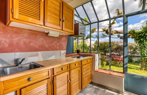 Castelnau-le-Lez Apartment | Apartment 'Cocooning À Montpellier, Pour 2' with Shared Garden and Wi-Fi