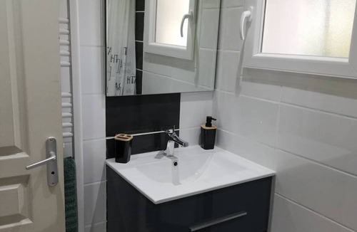 Chusclan Apartment | Apartment completely new, new equipment