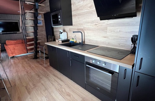 Calais City Center Apartment | Apartment Containers 900 m from the beach