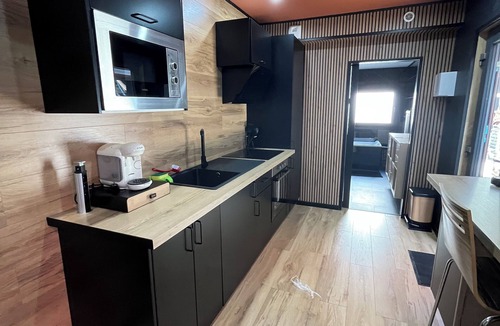 Calais City Center Apartment | Apartment Containers 900 m from the beach