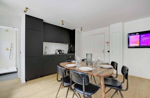 Hopital Saint-Louis Apartment | Apartment Cosy - AC- 2BR/6P- Canal Saint-Martin