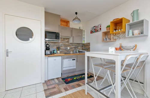Le Croisic Apartment | Apartment 'Cosy Face La Mer' with Sea View, Private Terrace and Wi-Fi