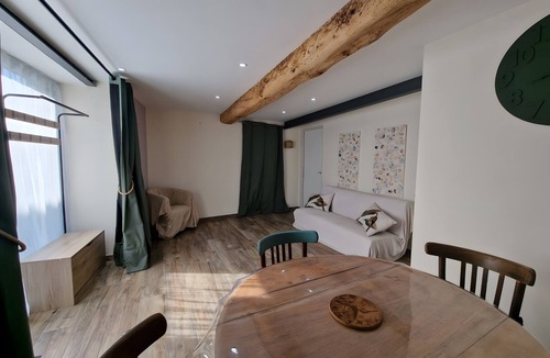 Montolieu Apartment | Apartment 'Cosy' with Private Terrace, Wi-Fi and Air Conditioning
