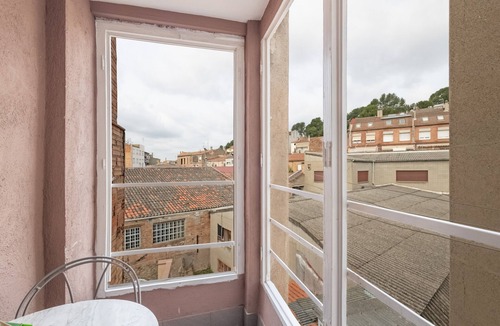 Passeig i Rodalia Apartment | Apartment 'Cozy Centre Manresa' with Private Terrace, Wi-Fi and Air Conditioning