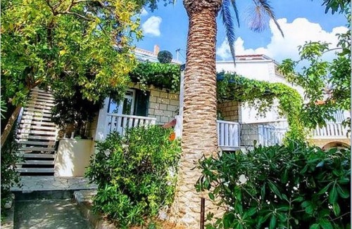 Bol Apartment | Apartment Cvita - 150 m from pebble beach: SA1(2) - Bol, Island Brac, Croatia