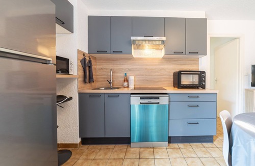 Les Hauts de Canet Apartment | Apartment 'Dream House Halawa' with Shared Pool, Wi-Fi and Air Conditioning